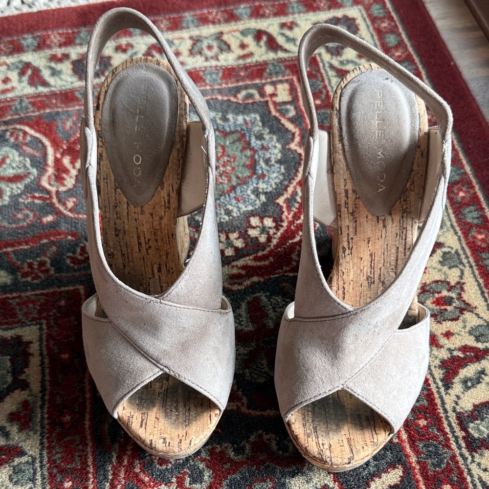 Pelle Moda Women's Toupe Wedge Sandals